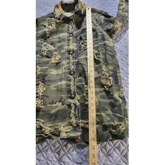Fashion Nova Camo Jacket Distressed Ripped Military Button Down Green Size XSS - Picture 7 of 14